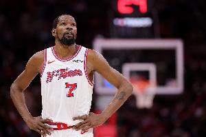 杜兰特生涯第12次入选NBA最佳阵容 超越乔丹和库里的11次